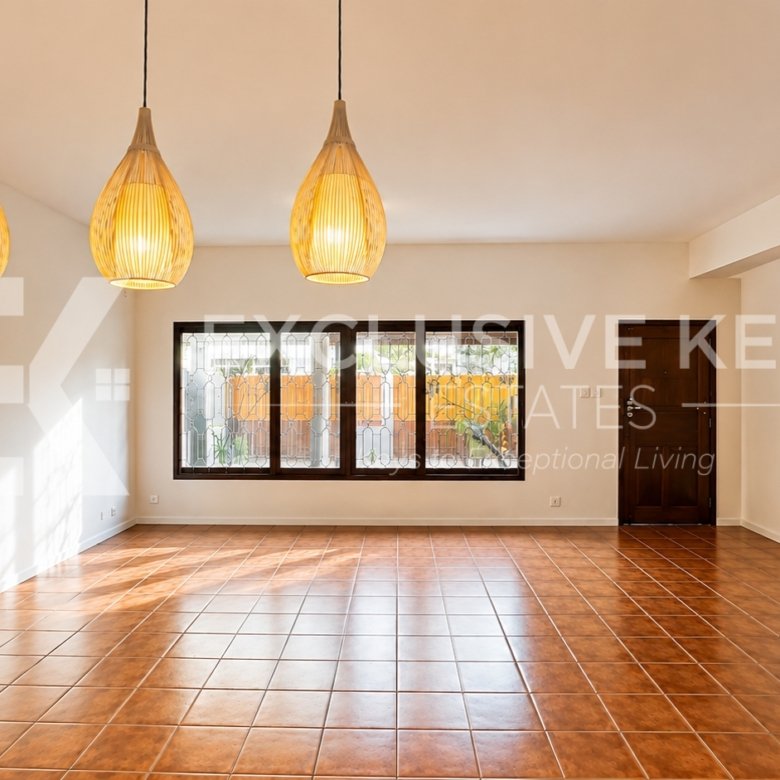 Moradia T4 Moderna para Arrendamento em Sommershield, Maputo