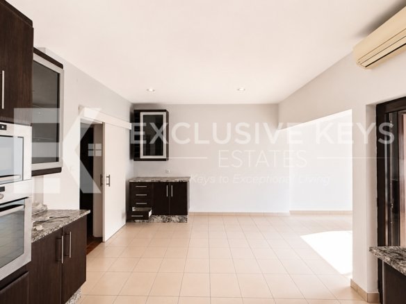 Moradia T4 Moderna para Arrendamento em Sommershield, Maputo