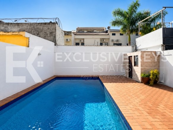 Moradia T4 Moderna para Arrendamento em Sommershield, Maputo