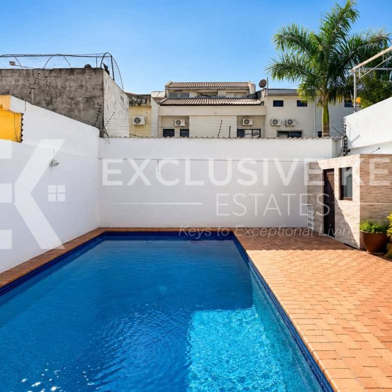 Moradia T4 Moderna para Arrendamento em Sommershield, Maputo