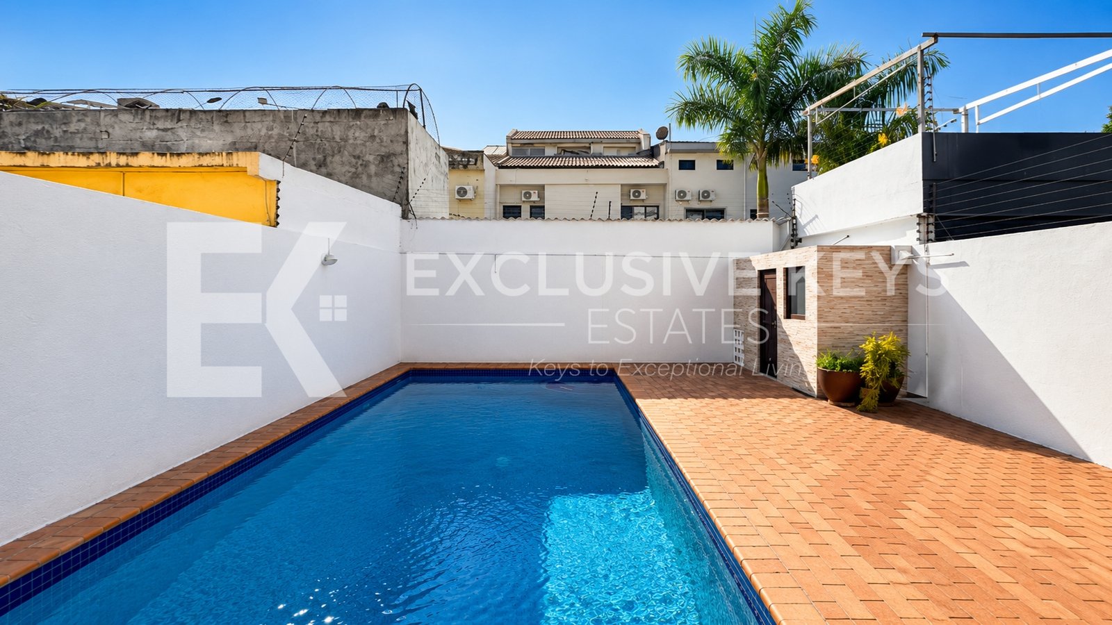 Moradia T4 Moderna para Arrendamento em Sommershield, Maputo