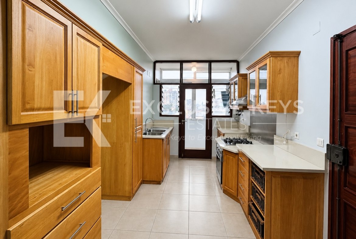 Apartamento T3 para Arrendamento na Avenida Agostinho Neto | 2 Suítes | Polana, Maputo