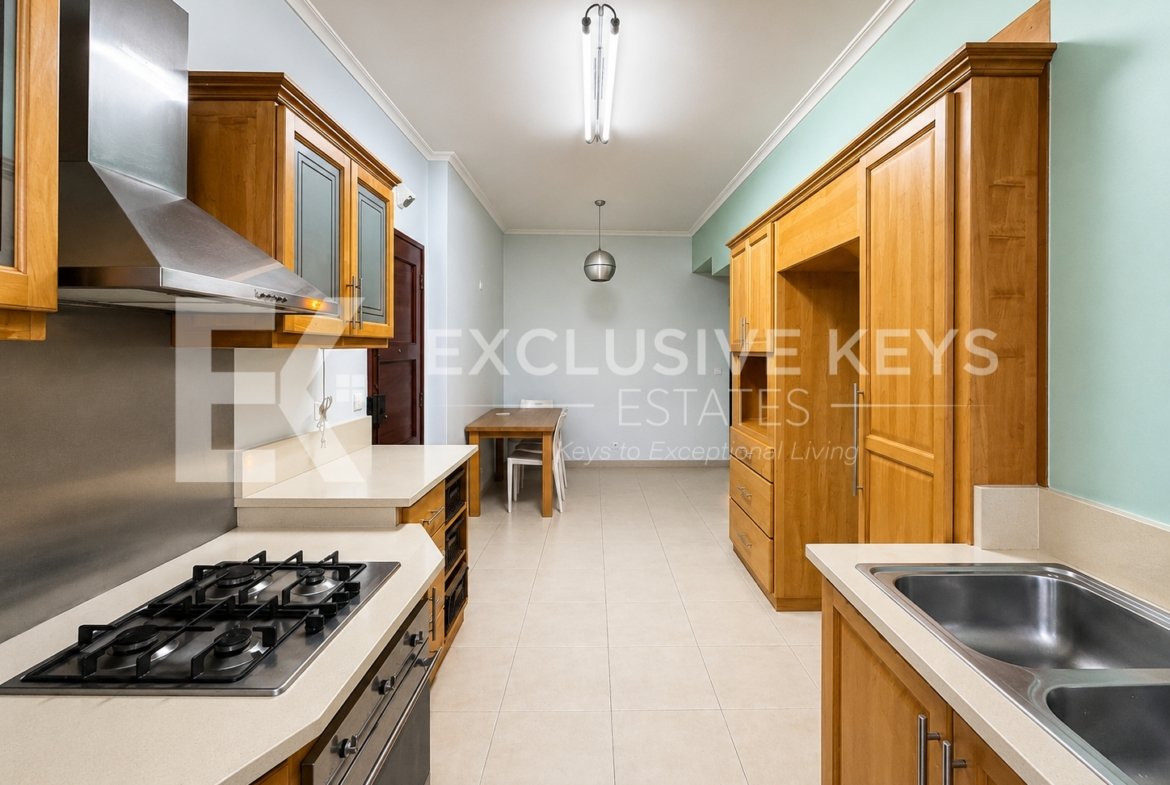 Apartamento T3 para Arrendamento na Avenida Agostinho Neto | 2 Suítes | Polana, Maputo