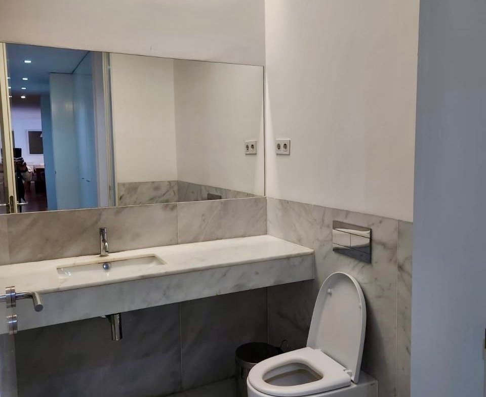 SUPER LUXURIOUS 4-BEDROOM APARTMENT FOR RENT – POLANA