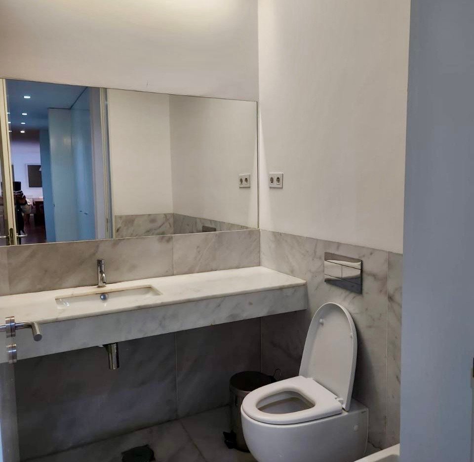 SUPER LUXURIOUS 4-BEDROOM APARTMENT FOR RENT – POLANA