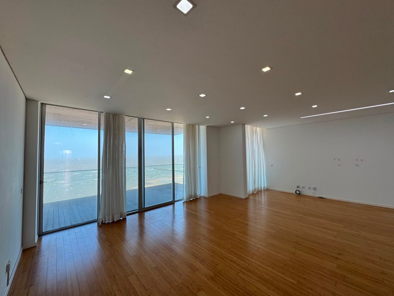 03 Zen Residence | Apartamento T4 de Luxo para Arrendamento na Avenida Marginal