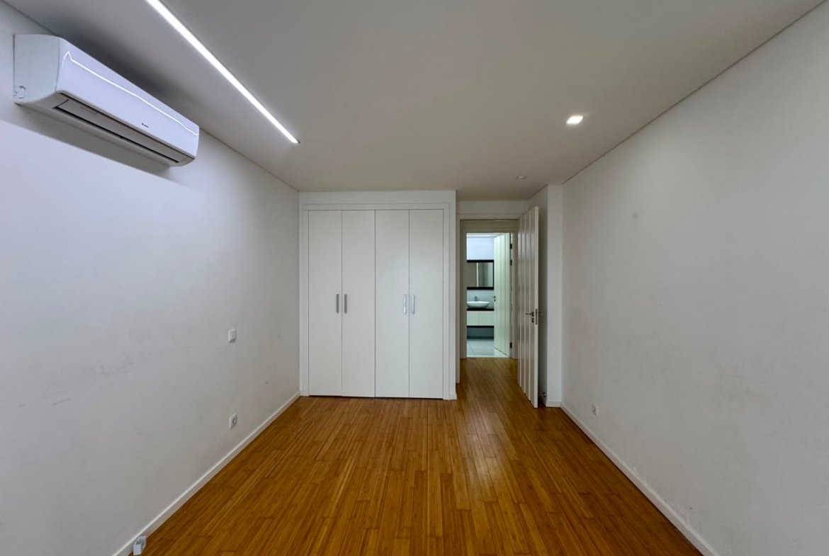 Zen Residence | Apartamento T4 de Luxo para Arrendamento na Avenida Marginal