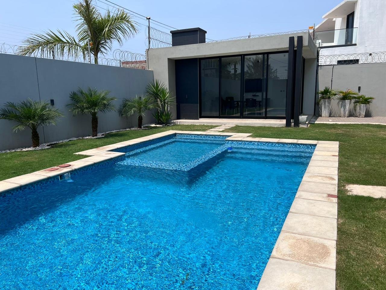 🏡 VENDE-SE MORADIA SUPER LUXUOSA | T4+ | 28.000.000 MZN