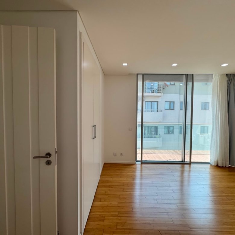 Zen Residence | Apartamento T4 de Luxo para Arrendamento na Avenida Marginal