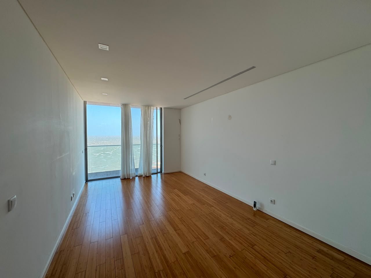 14 Zen Residence | Apartamento T4 de Luxo para Arrendamento na Avenida Marginal