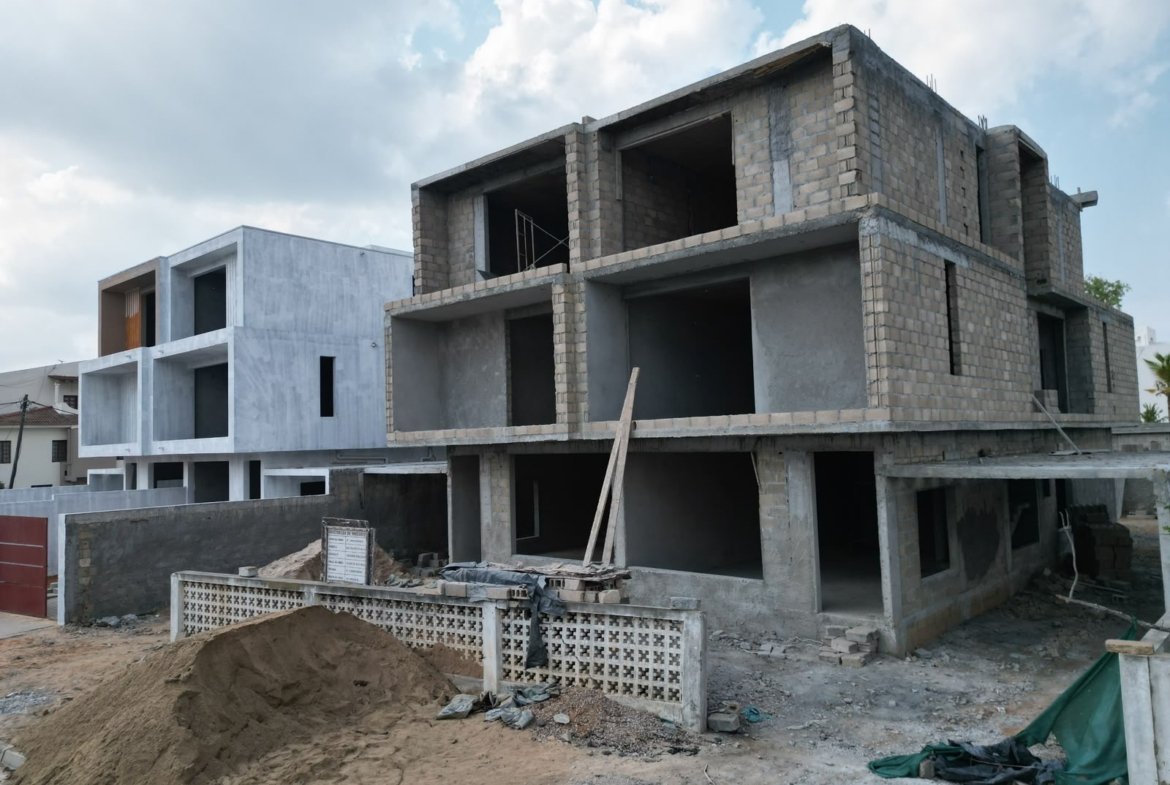 🏡 VENDE-SE MORADIA GEMINADA TP4 EM TOSCO – TRIUNFO NOVO