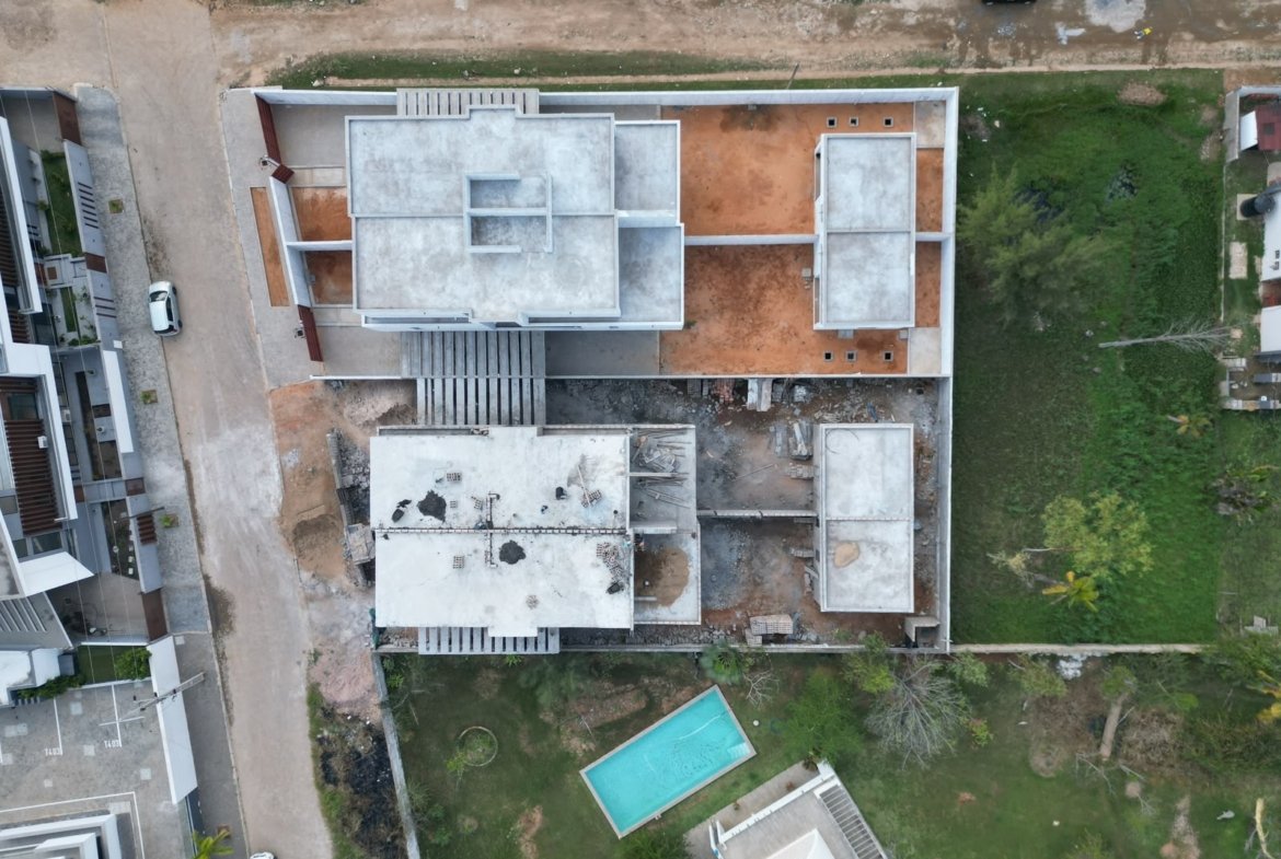 🏡 VENDE-SE MORADIA GEMINADA TP4 EM TOSCO – TRIUNFO NOVO