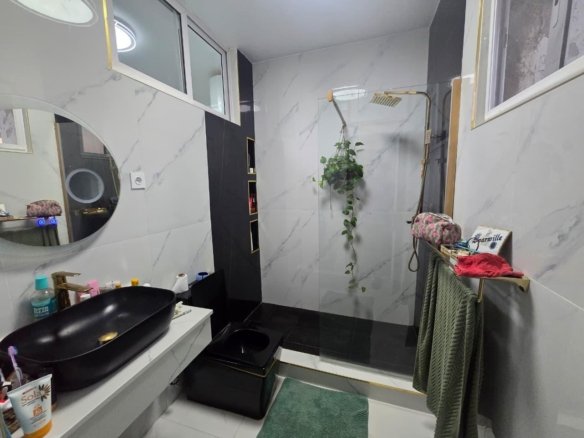🏢 VENDE-SE APARTAMENTO TP3 COM VISTA MAR – AV. JULIUS NYERERE