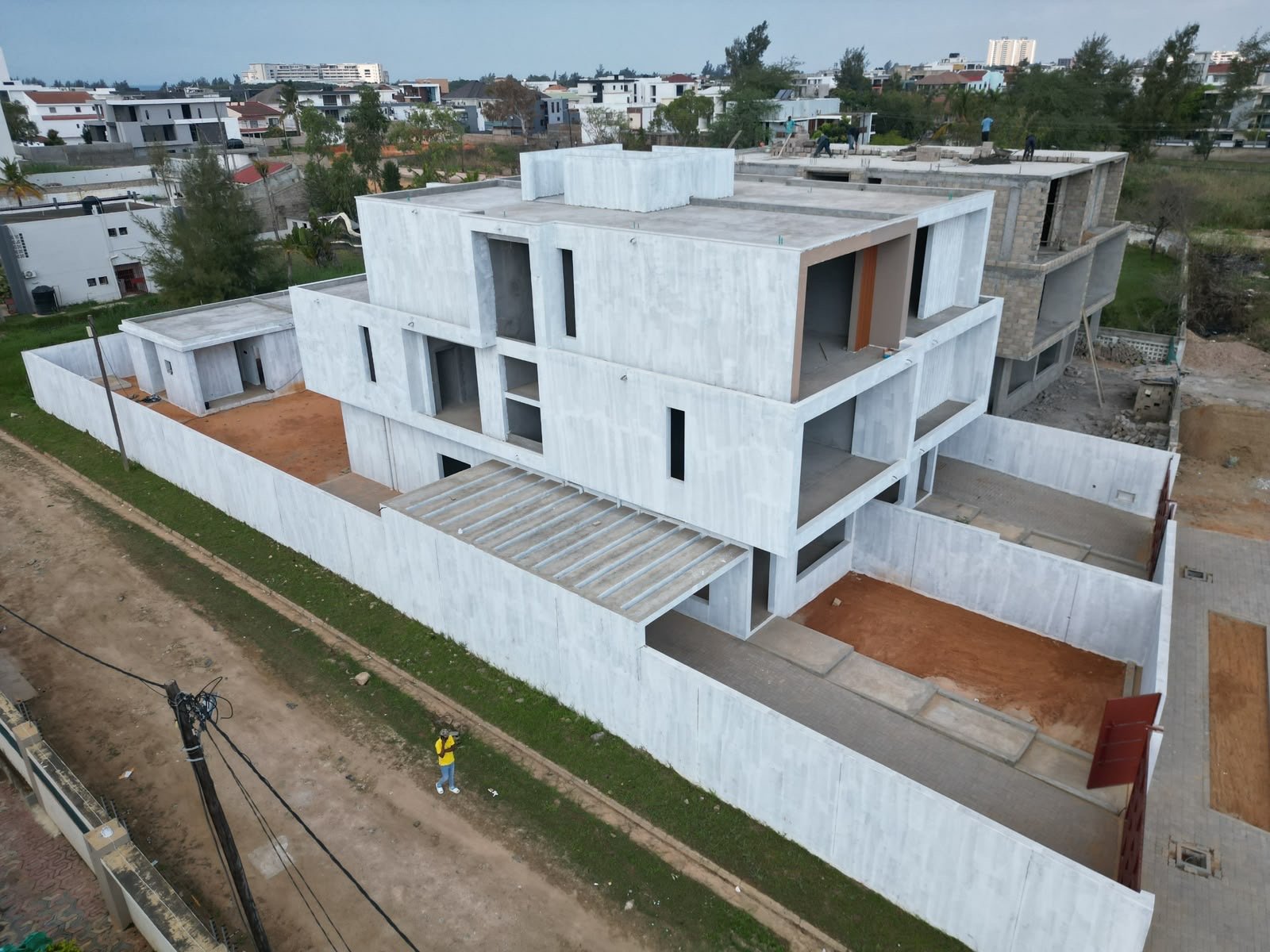 🏡 VENDE-SE MORADIA GEMINADA TP4 EM TOSCO – TRIUNFO NOVO