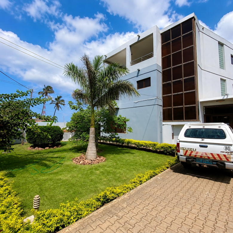 Exclusiva Moradia TP5 na Avenida Marginal – Uma Localização Ímpar em Maputo