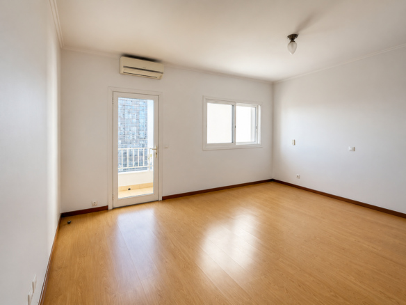 Excelente Apartamento T3 com Vista Mar | Polana
