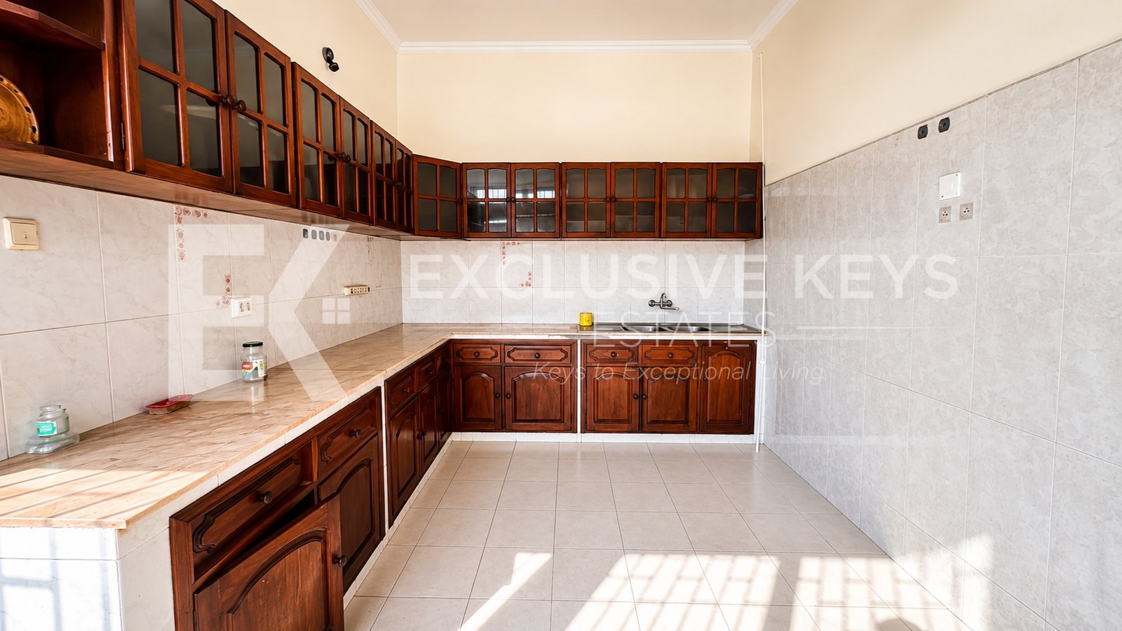 🏢 Arrenda-se Apartamento T3 | Ideal para Escritórios
