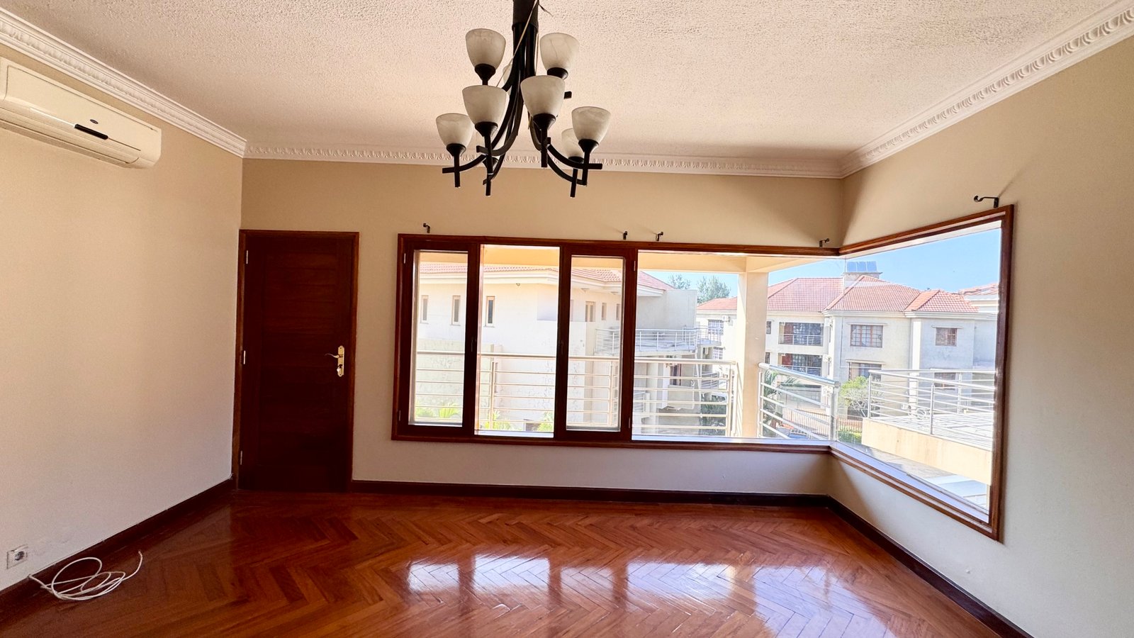 🏡 EM ARRENDAMENTO | MORADIA NOVA SUPER LUXUOSA T5 ✨