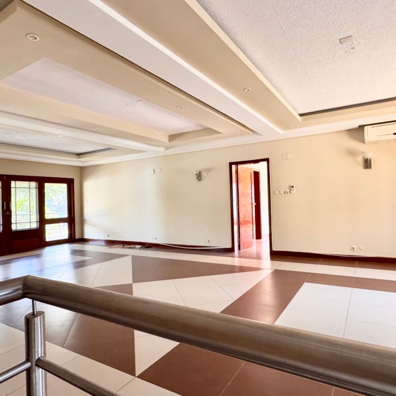 🏡 EM ARRENDAMENTO | MORADIA NOVA SUPER LUXUOSA T5 ✨