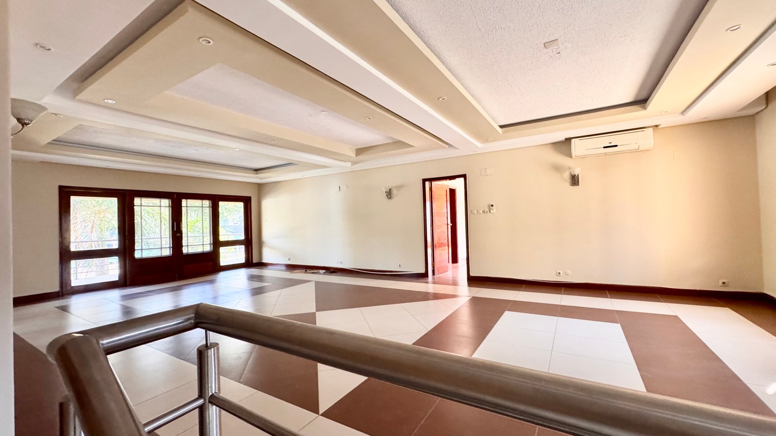 🏡 EM ARRENDAMENTO | MORADIA NOVA SUPER LUXUOSA T5 ✨