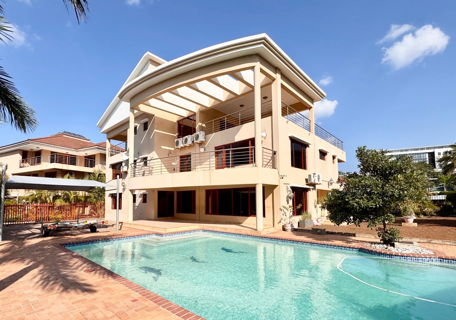 🏡 EM ARRENDAMENTO | MORADIA NOVA SUPER LUXUOSA T5 ✨