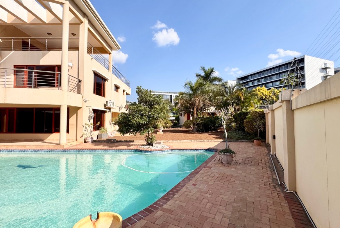 🏡 EM ARRENDAMENTO | MORADIA NOVA SUPER LUXUOSA T5 ✨