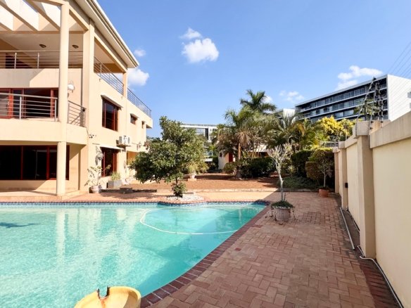 🏡 EM ARRENDAMENTO | MORADIA NOVA SUPER LUXUOSA T5 ✨