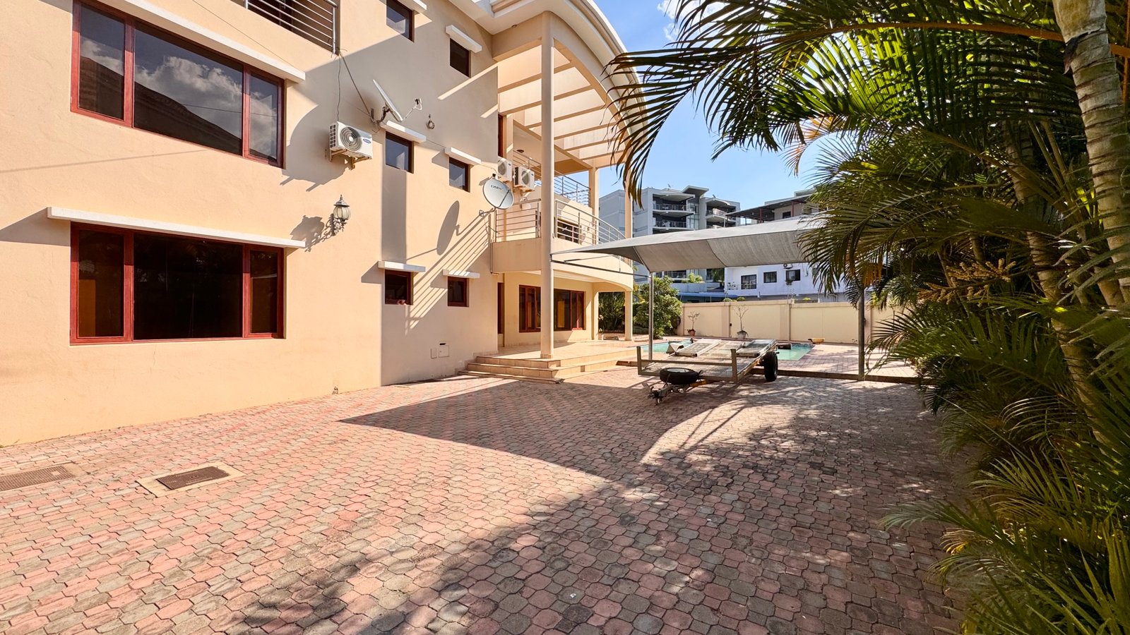 🏡 EM ARRENDAMENTO | MORADIA NOVA SUPER LUXUOSA T5 ✨