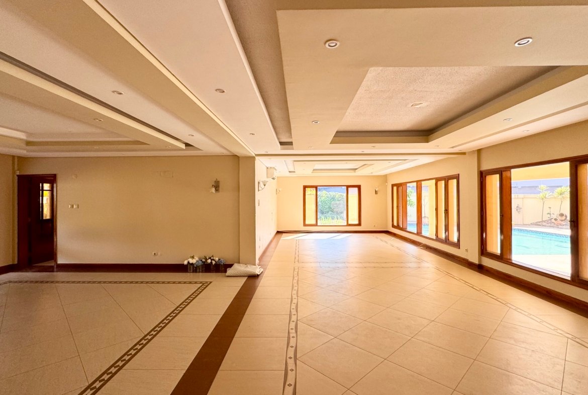 🏡 EM ARRENDAMENTO | MORADIA NOVA SUPER LUXUOSA T5 ✨
