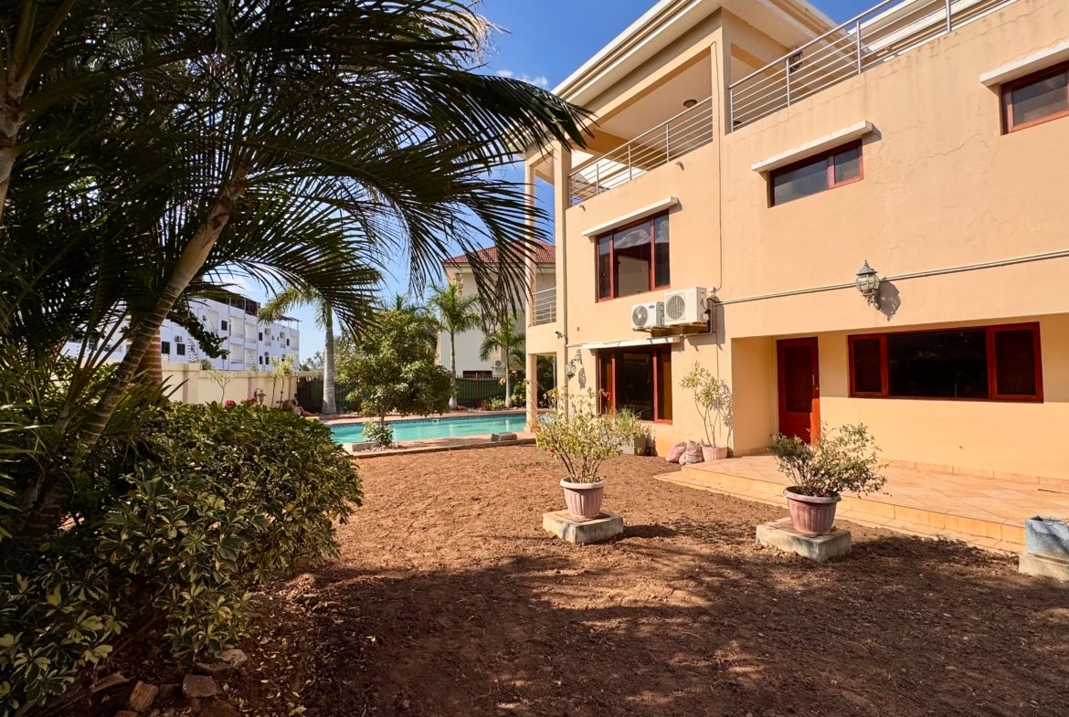 🏡 EM ARRENDAMENTO | MORADIA NOVA SUPER LUXUOSA T5 ✨