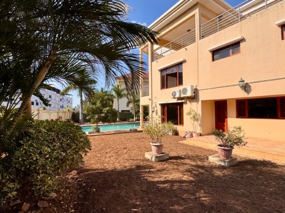 🏡 EM ARRENDAMENTO | MORADIA NOVA SUPER LUXUOSA T5 ✨