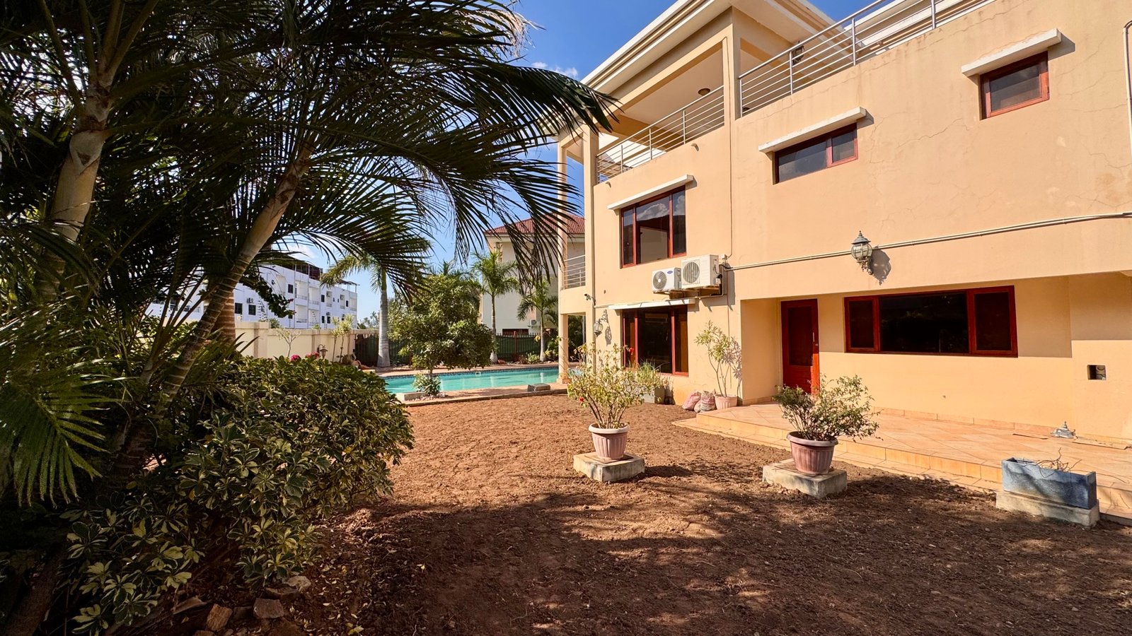 🏡 EM ARRENDAMENTO | MORADIA NOVA SUPER LUXUOSA T5 ✨