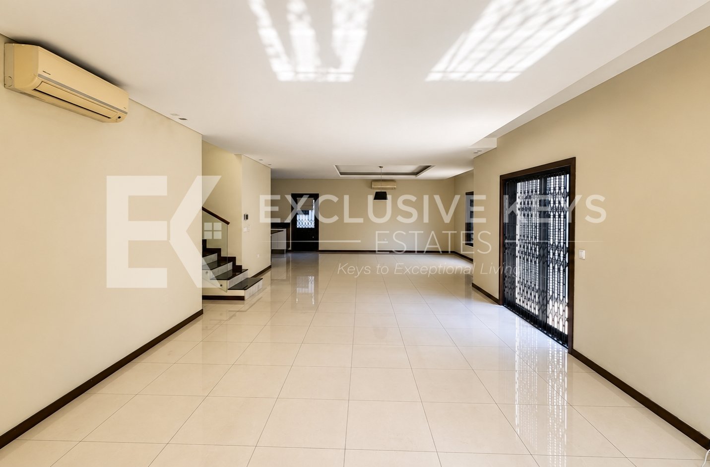 🏡 ARRENDA-SE | Moradia TP4 de Luxo | Condomínio Bela Vista