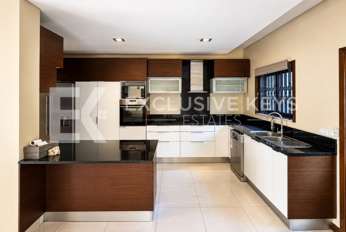 🏡 ARRENDA-SE | Moradia TP4 de Luxo | Condomínio Bela Vista