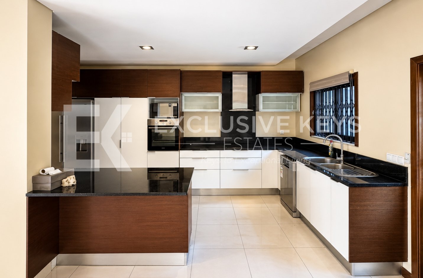 🏡 ARRENDA-SE | Moradia TP4 de Luxo | Condomínio Bela Vista