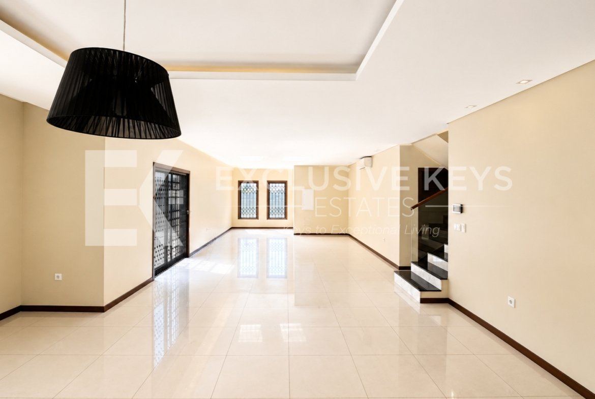 🏡 ARRENDA-SE | Moradia TP4 de Luxo | Condomínio Bela Vista