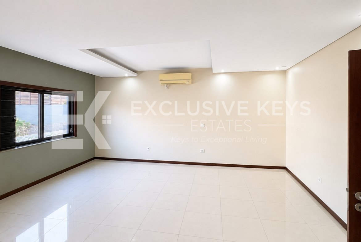 🏡 ARRENDA-SE | Moradia TP4 de Luxo | Condomínio Bela Vista
