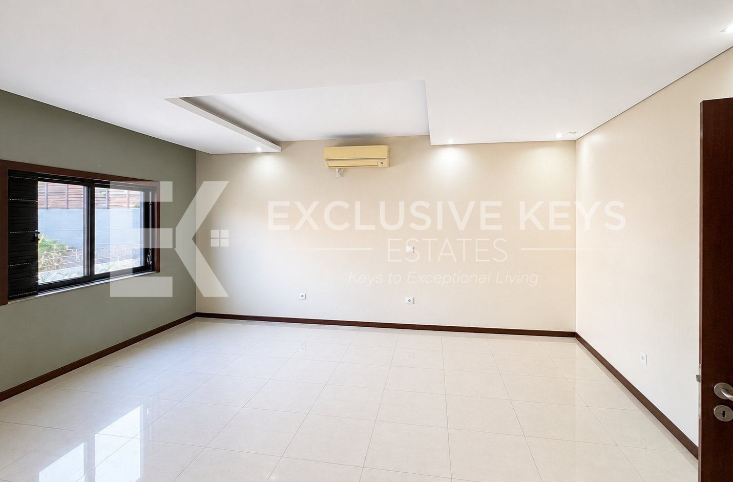 🏡 ARRENDA-SE | Moradia TP4 de Luxo | Condomínio Bela Vista