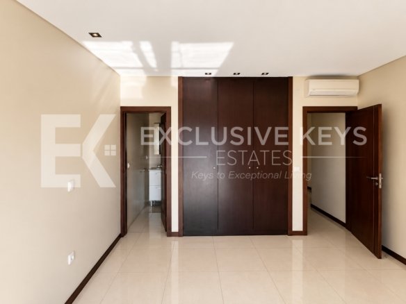 🏡 ARRENDA-SE | Moradia TP4 de Luxo | Condomínio Bela Vista