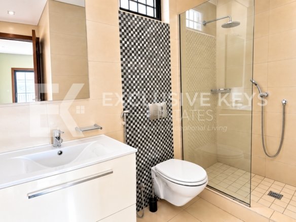 🏡 ARRENDA-SE | Moradia TP4 de Luxo | Condomínio Bela Vista