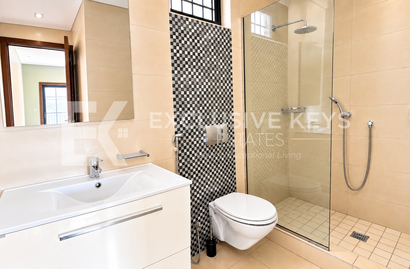 🏡 ARRENDA-SE | Moradia TP4 de Luxo | Condomínio Bela Vista