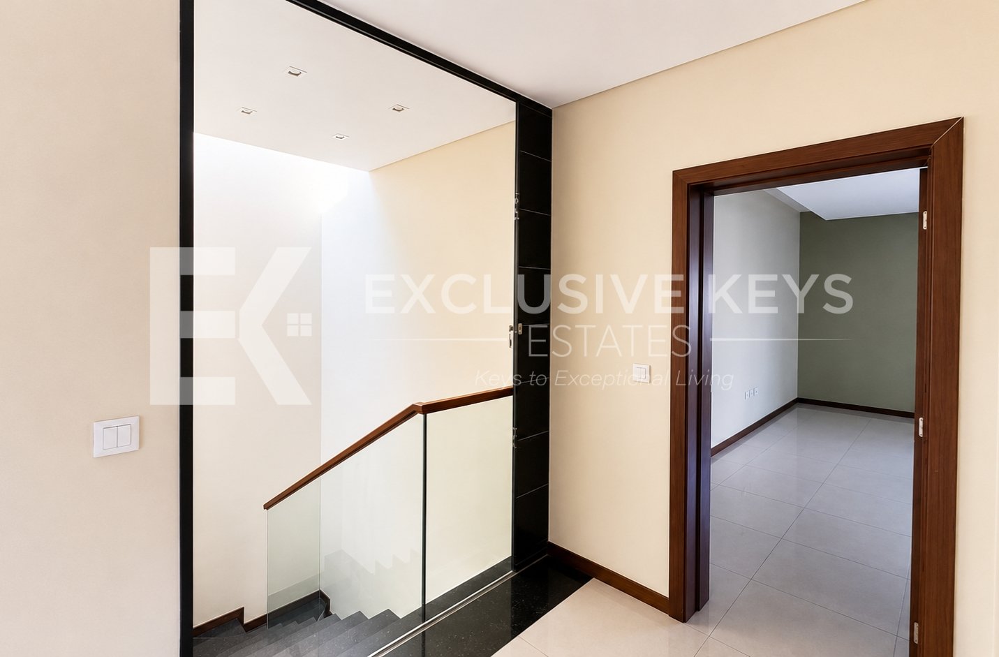 🏡 ARRENDA-SE | Moradia TP4 de Luxo | Condomínio Bela Vista