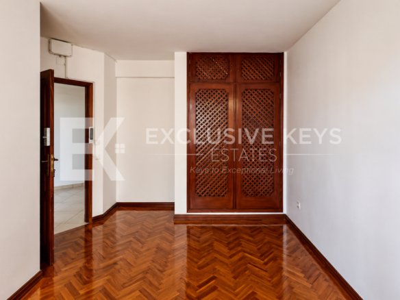 Moradia Institucional de Prestígio | Arrendamento Renda: USD 10.000/mês