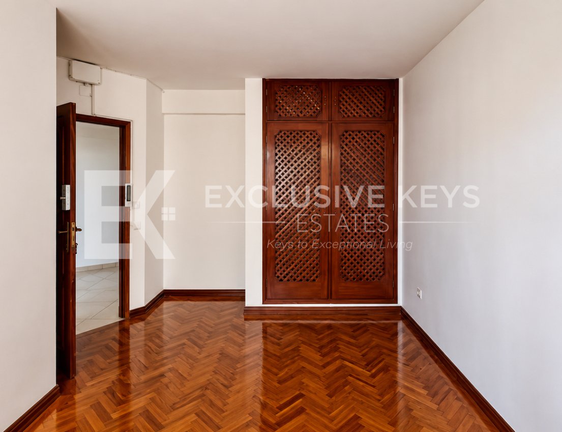 Moradia Institucional de Prestígio | Arrendamento Renda: USD 10.000/mês