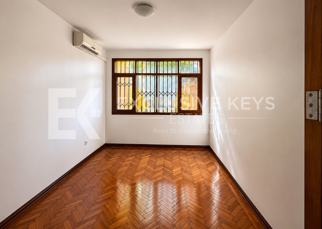 Moradia Institucional de Prestígio | Arrendamento Renda: USD 10.000/mês
