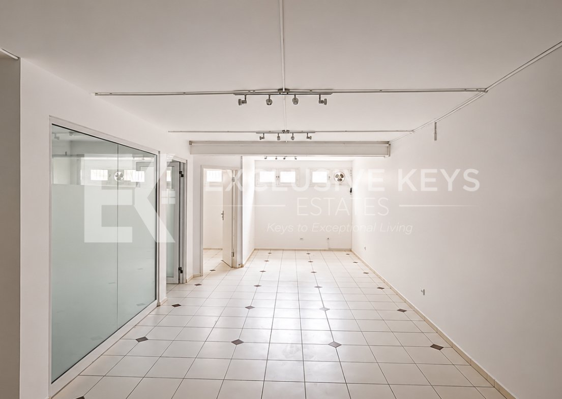 Moradia Institucional de Prestígio | Arrendamento Renda: USD 10.000/mês