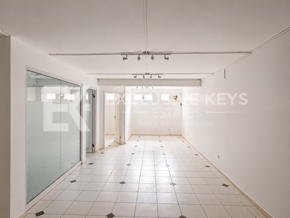 Moradia Institucional de Prestígio | Arrendamento Renda: USD 10.000/mês