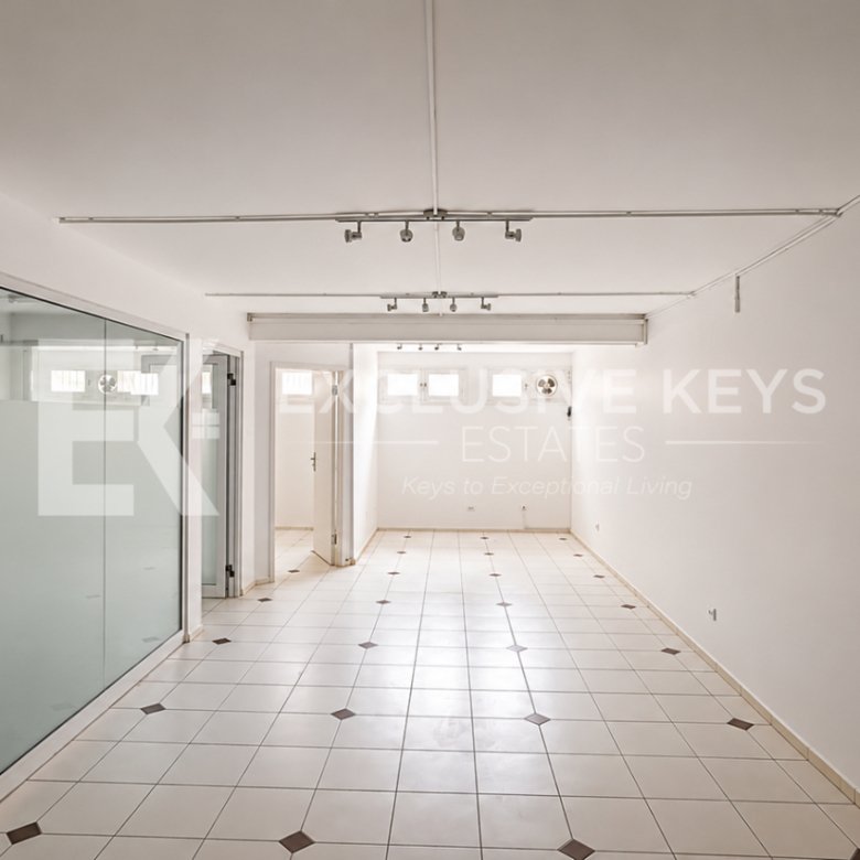 Moradia Institucional de Prestígio | Arrendamento Renda: USD 10.000/mês