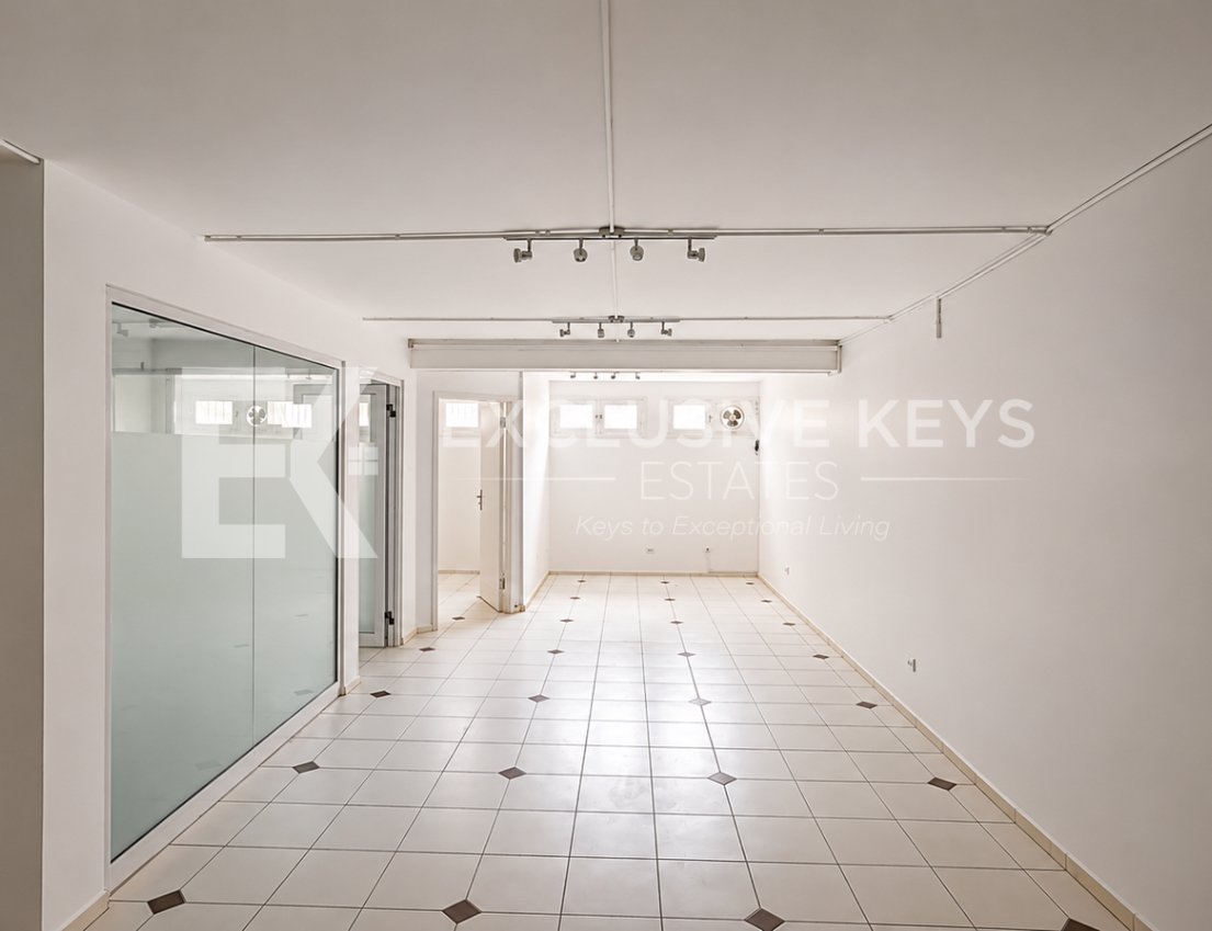 Moradia Institucional de Prestígio | Arrendamento Renda: USD 10.000/mês