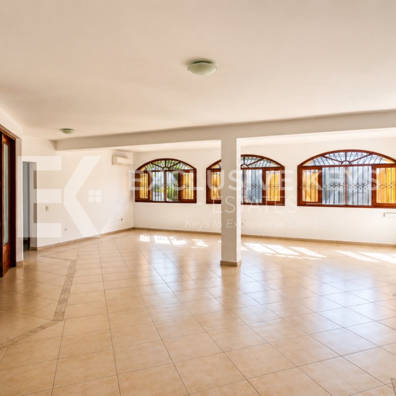 Moradia Institucional de Prestígio | Arrendamento Renda: USD 10.000/mês